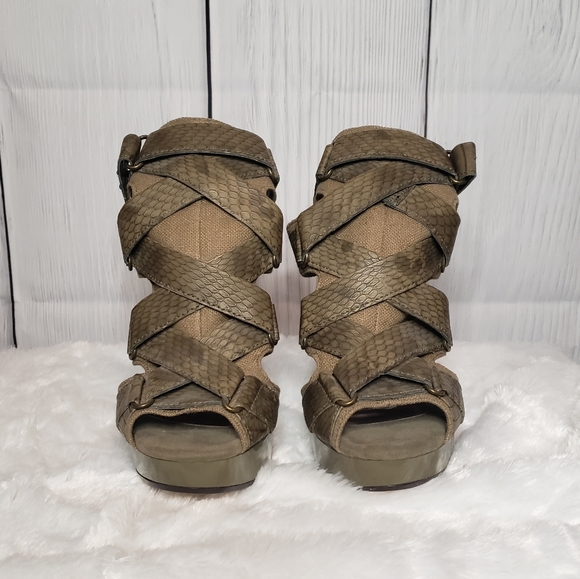 💚Baby Phat💚 Army Green Caged Strappy Sandal - Picture 2 of 6